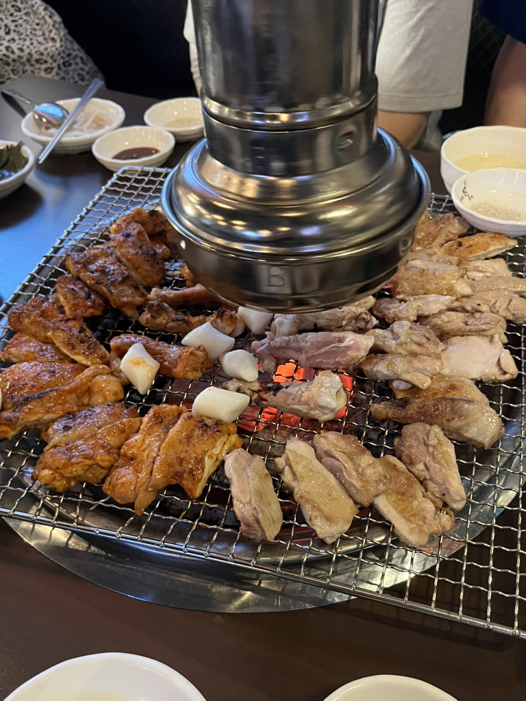 Sutbuledak sangdojeom (숯불에닭 상도점) 1