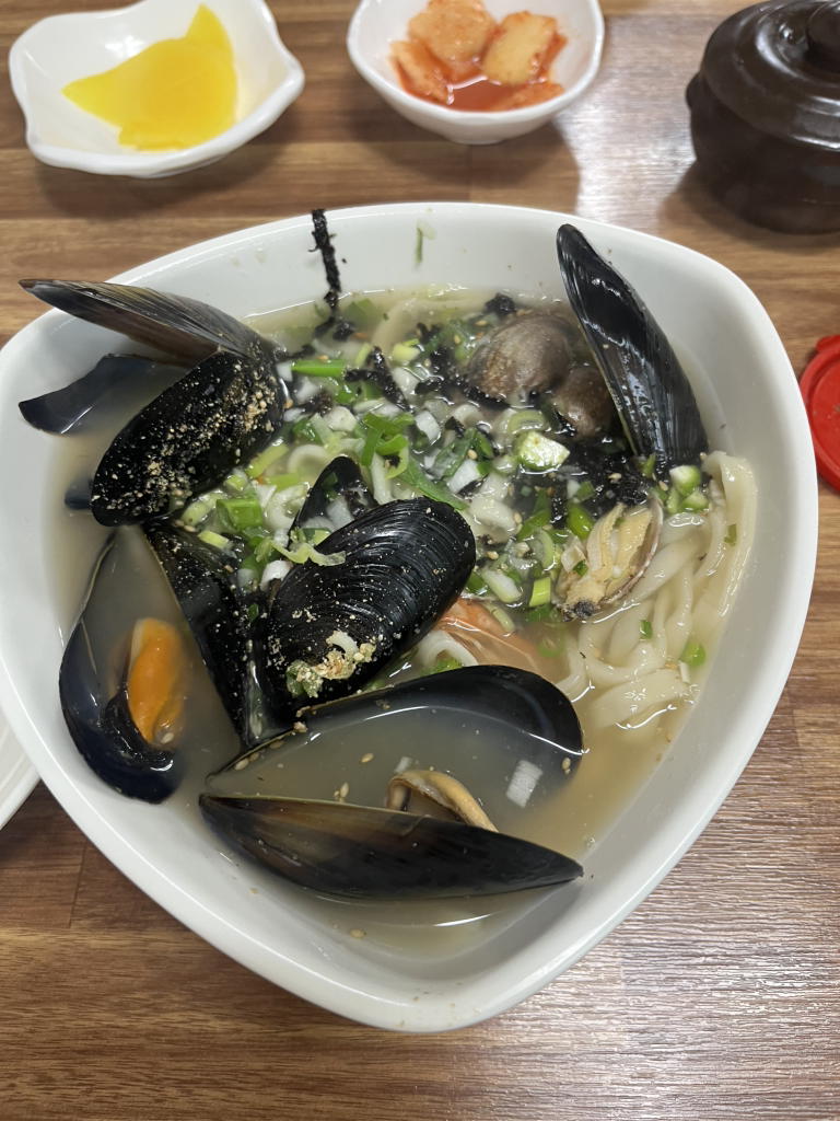 Yejine patkalguksu (예지네 팥칼국수) 1