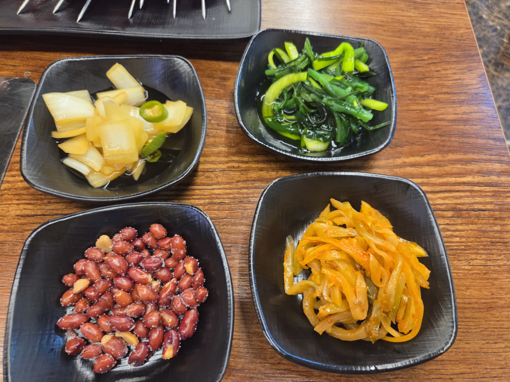 Yangkkochisarangyanggalbi (양꼬치사랑양갈비) 3