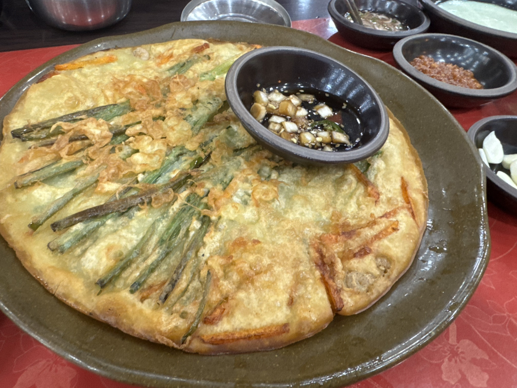 Hangaribossam (항아리보쌈) 2