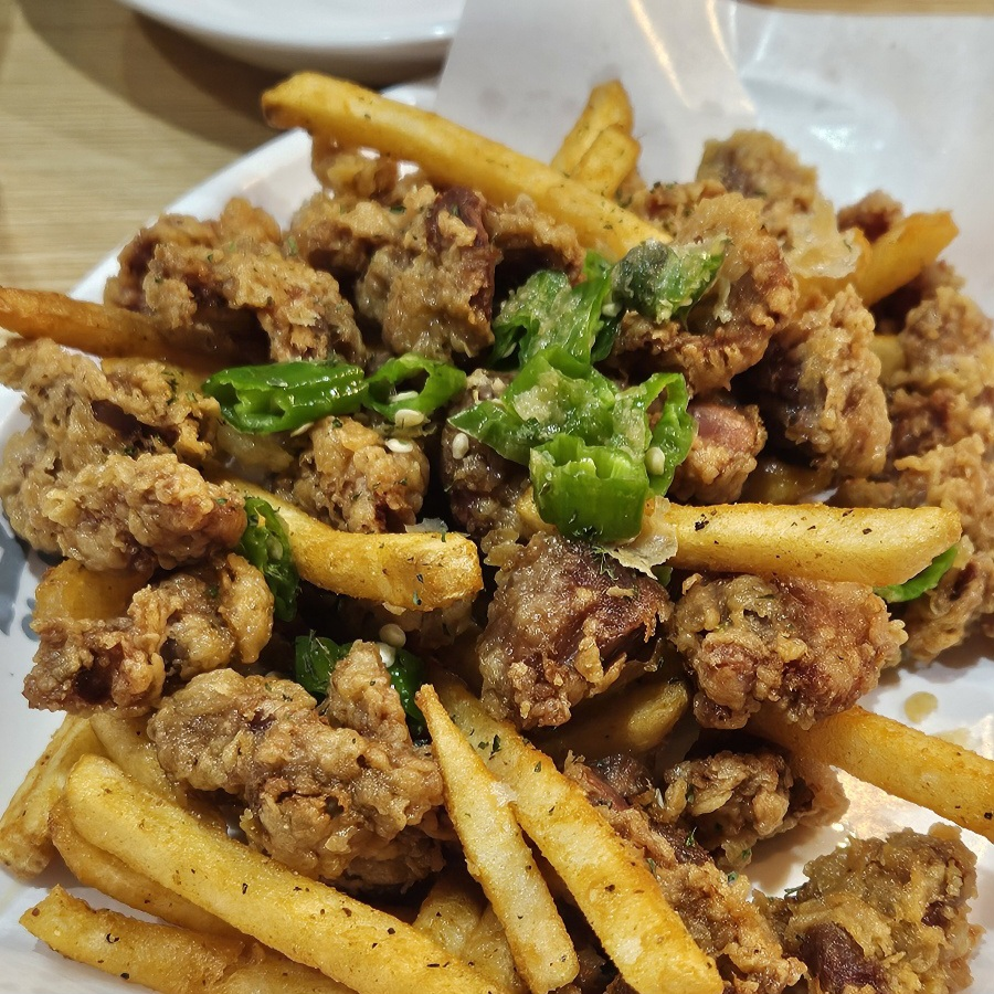 Gamachitongdak (가마치통닭) 2
