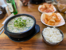 예원수육국밥 3