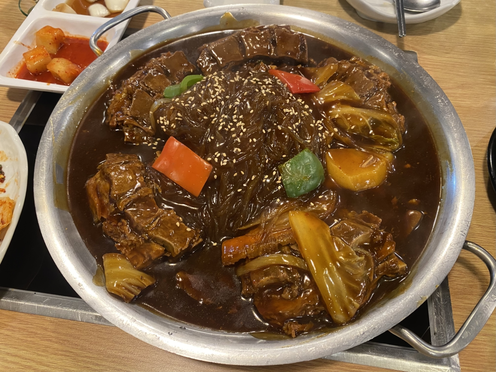 Ppyeokeungamjatang (뼈큰감자탕) 3