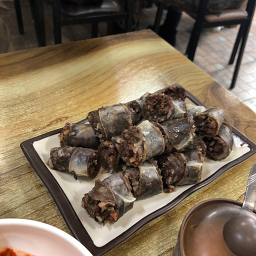 Jeontongsundaeguk (전통순대국) 3