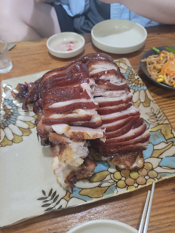 Myeongjangsujejokbal (명장수제족발) 1