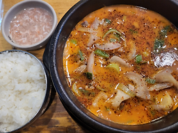 Sinuijusundaewajjukkumi (신의주순대와쭈꾸미) 2