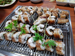 Sonyeongmanuikkorichineunjangeo (손영만의꼬리치는장어) 1