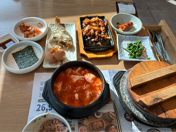 Bukchangdongsundubu busansongdojeom, seutabeokseu (북창동순두부 부산송도점, 스타벅스) 2