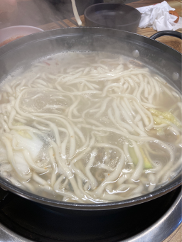 Pungnyeon kalguksu (풍년 칼국수) 3
