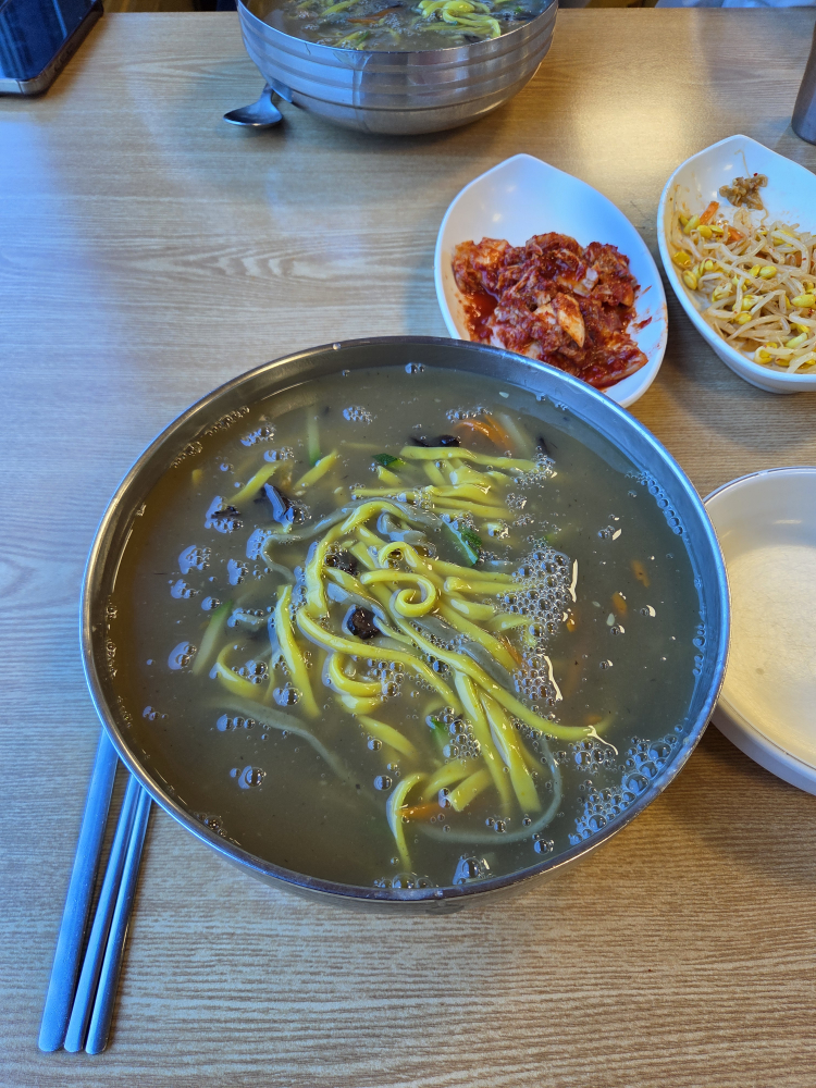 능이칼국수 1