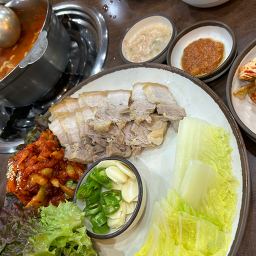 홍두깨칼국수보쌈 1