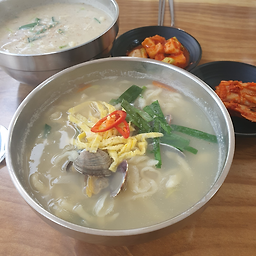 Dadamkalguksu (다담칼국수) 1