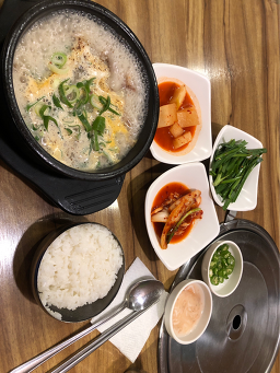 Sinuijusundaewajjukkumi (신의주순대와쭈꾸미) 3