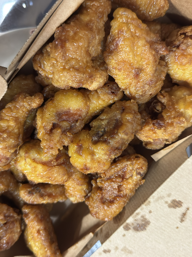Gyochonchikinjeongokjeom (교촌치킨전곡점) 1