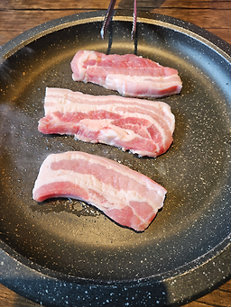 Cheongdobeoseothanusikdang (청도버섯한우식당) 1