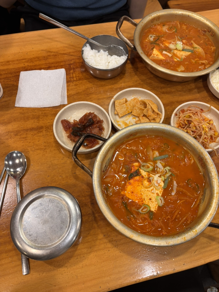 김북순큰남비집 신사본점 사진 3