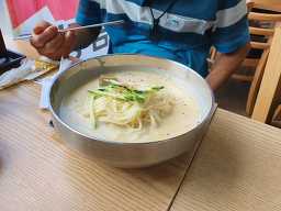 정통닭칼국수 4