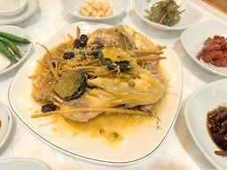 Gobongsamgyetang (고봉삼계탕) 1