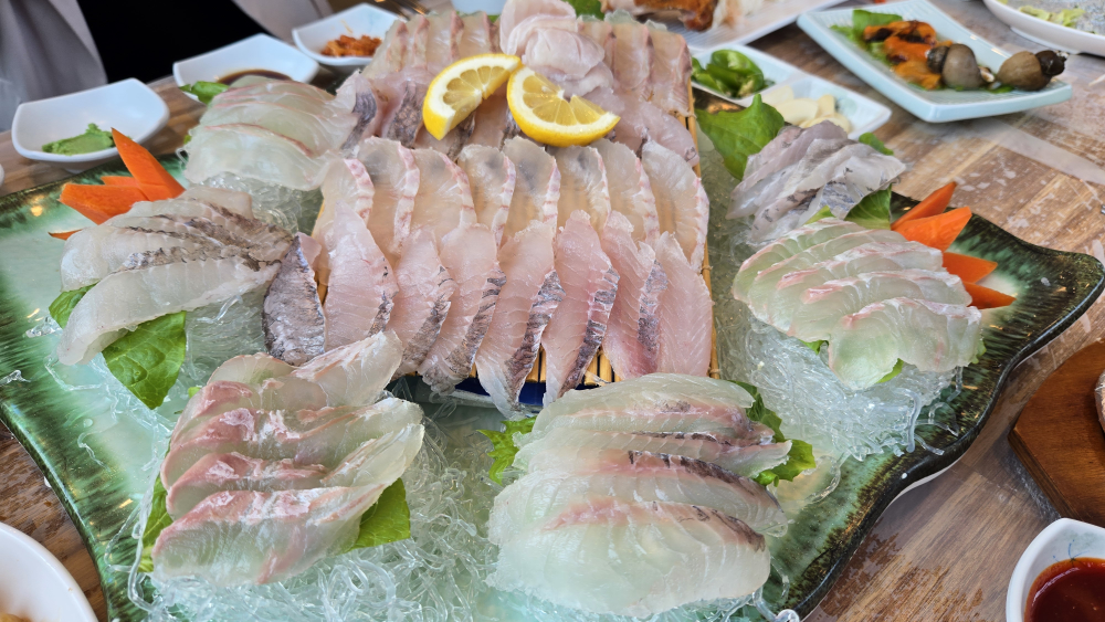 Badahoetjip (바다횟집) 2