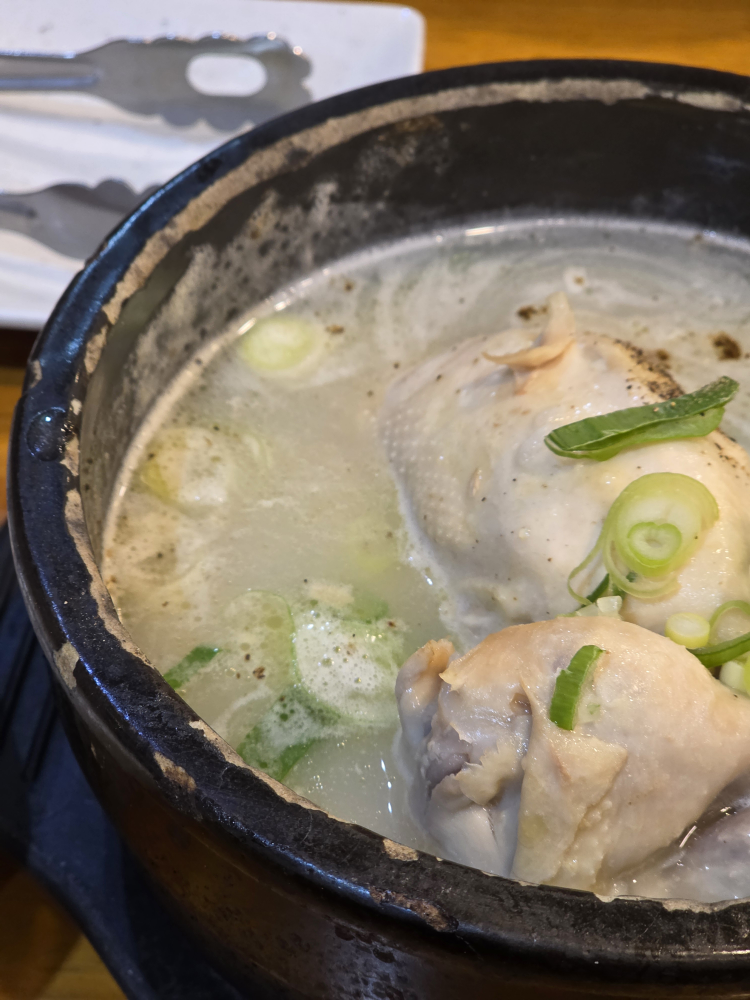 Yeonhwajeongsamgyetang 5