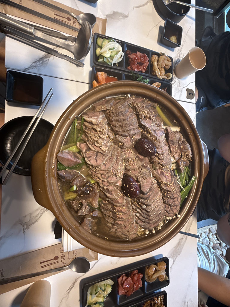 Jeonbokjukitneuncheolpanjip (전복죽있는철판집) 3