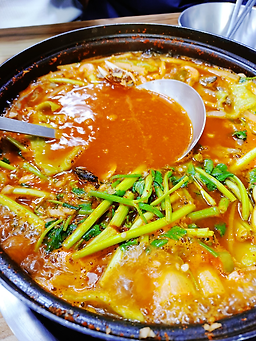 Dujirimaeuntang (두지리매운탕) 3