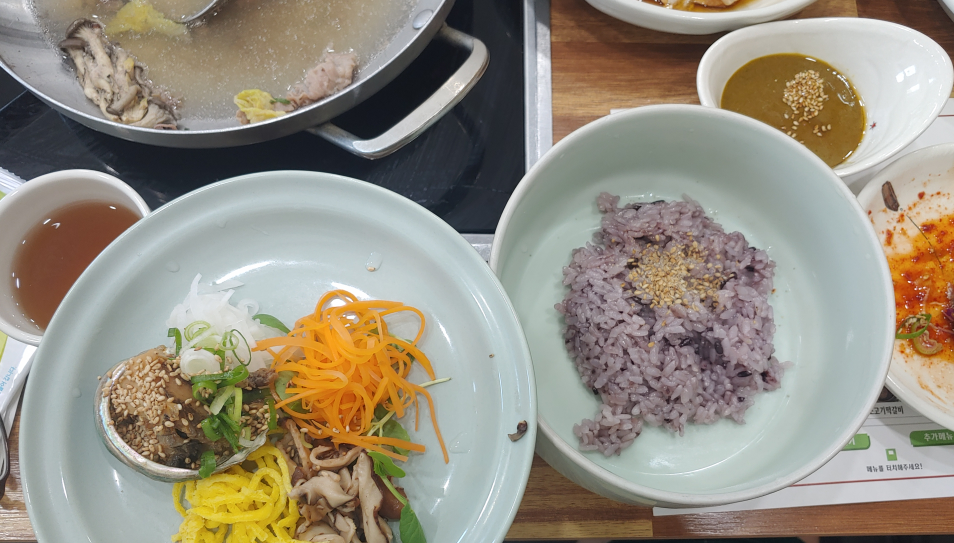 Bapbossiajeonbok (밥보씨아전복) 3
