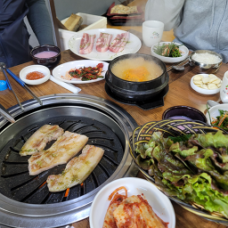 Jirisanheukdwaejisikdang (지리산흑돼지식당) 3