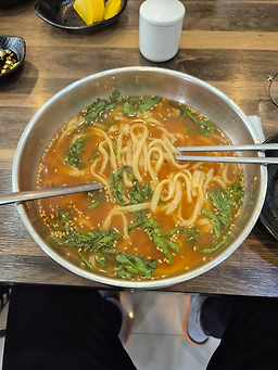 Sugyeongsujesonmandu (수경수제손만두) 1
