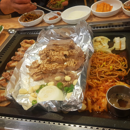 Hwaseongtongsamgyeop (화성통삼겹) 1