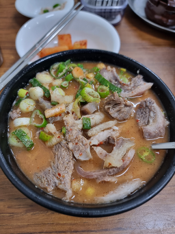 Yaksusundaeguk (약수순대국) 1