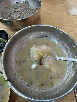Gangneungongsimimemilkalguksu (강릉옹심이메밀칼국수) 1