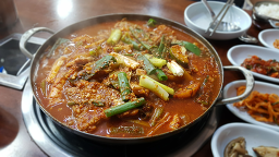 Eomeoniui galchijjigae (어머니의 갈치찌개) 1