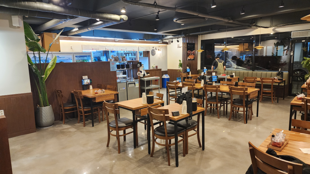 Hanggolsundaeguk (항골순대국) 3