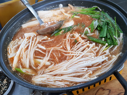 Duburanggamasotsondubu (두부랑가마솥손두부) 3