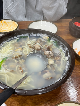 Seodobajirakkalguksu (서도바지락칼국수) 3