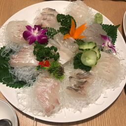 Sinbusanhoetjip (신부산횟집) 2