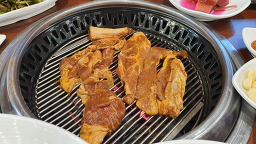 Solbatsutbulgalbi (솔밭숯불갈비) 2