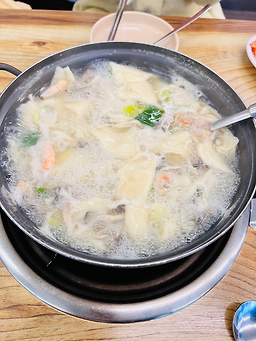 Cheonseoribajirakkalguksu (천서리바지락칼국수) 2