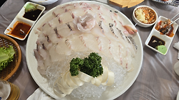 Jayeonsanseohaehoetjip (자연산서해횟집) 1