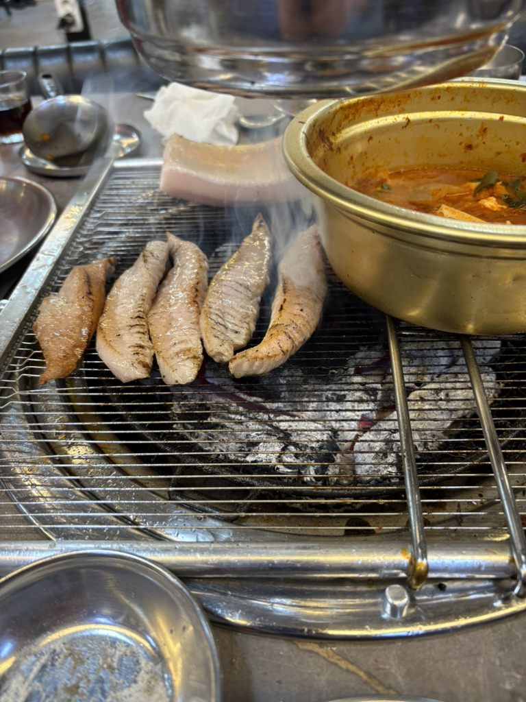 Dwaejihanmari (돼지한마리) 1
