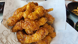 교촌치킨 팔마점 1