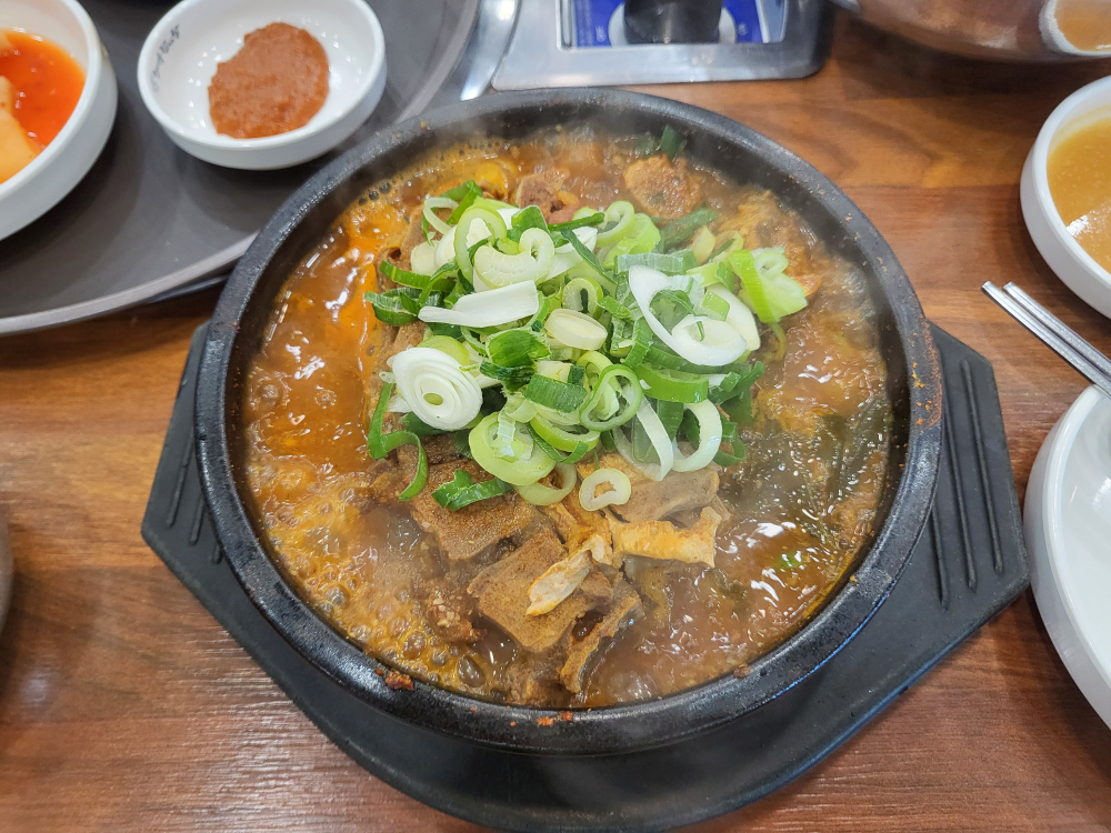 Hyeongjedeulgamjatang 4