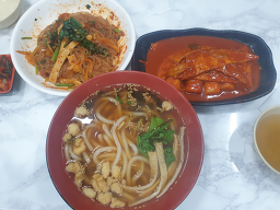 Kkangtonggolmok wonjo bibimdangmyeon (깡통골목 원조 비빔당면) 3