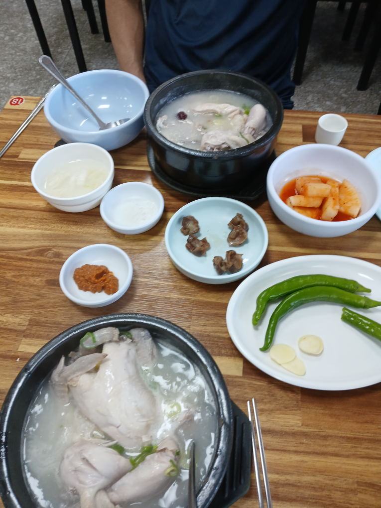 연화정삼계탕 2