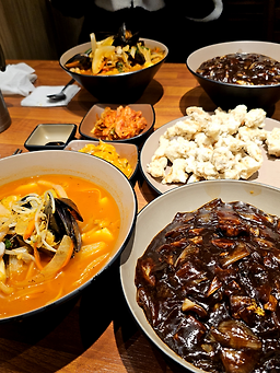 Ttukkeobi (뚜꺼비) 1