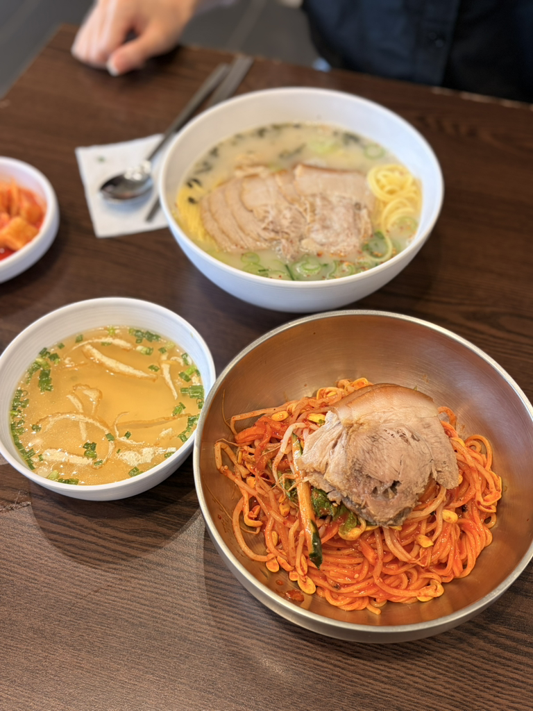 Jamaeguksu (자매국수) 1