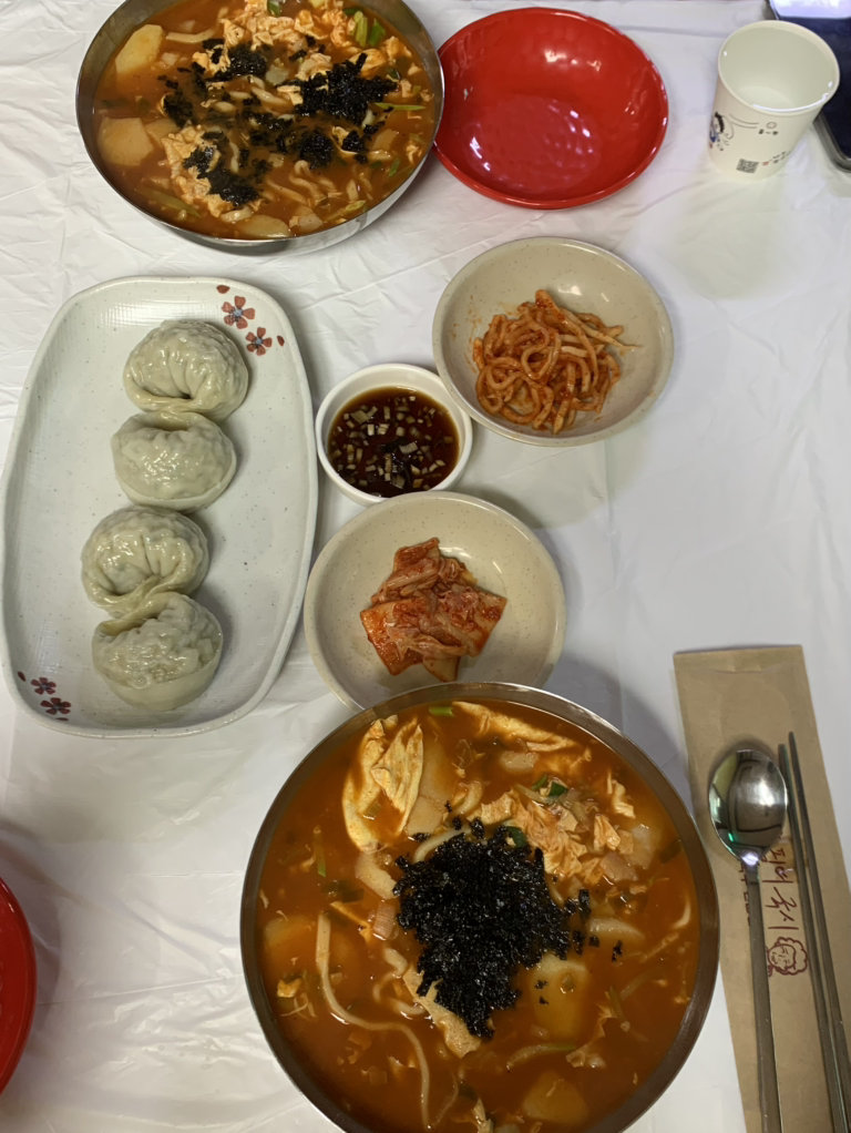 추필여국시 10