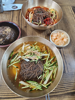 Hwangponaengmyeon (황포냉면) 1
