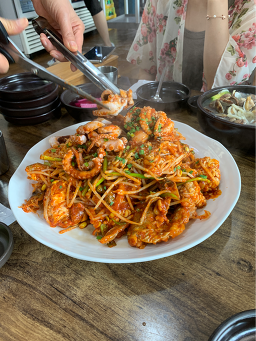 Oksuhaemuljjimkalguksu (옥수해물찜칼국수) 3